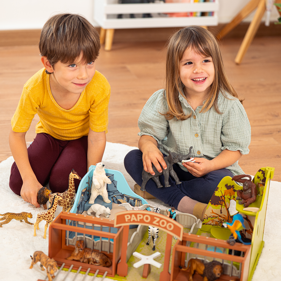 The zoo + 3 free figurines
